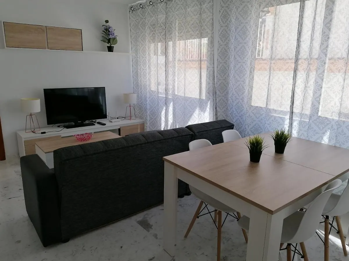 Apartaments En La Cala Primera contacts